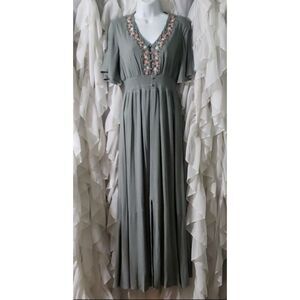 Blue Pair. NWOT. Beautiful Green Embroidered Floral Dress.  Size S.